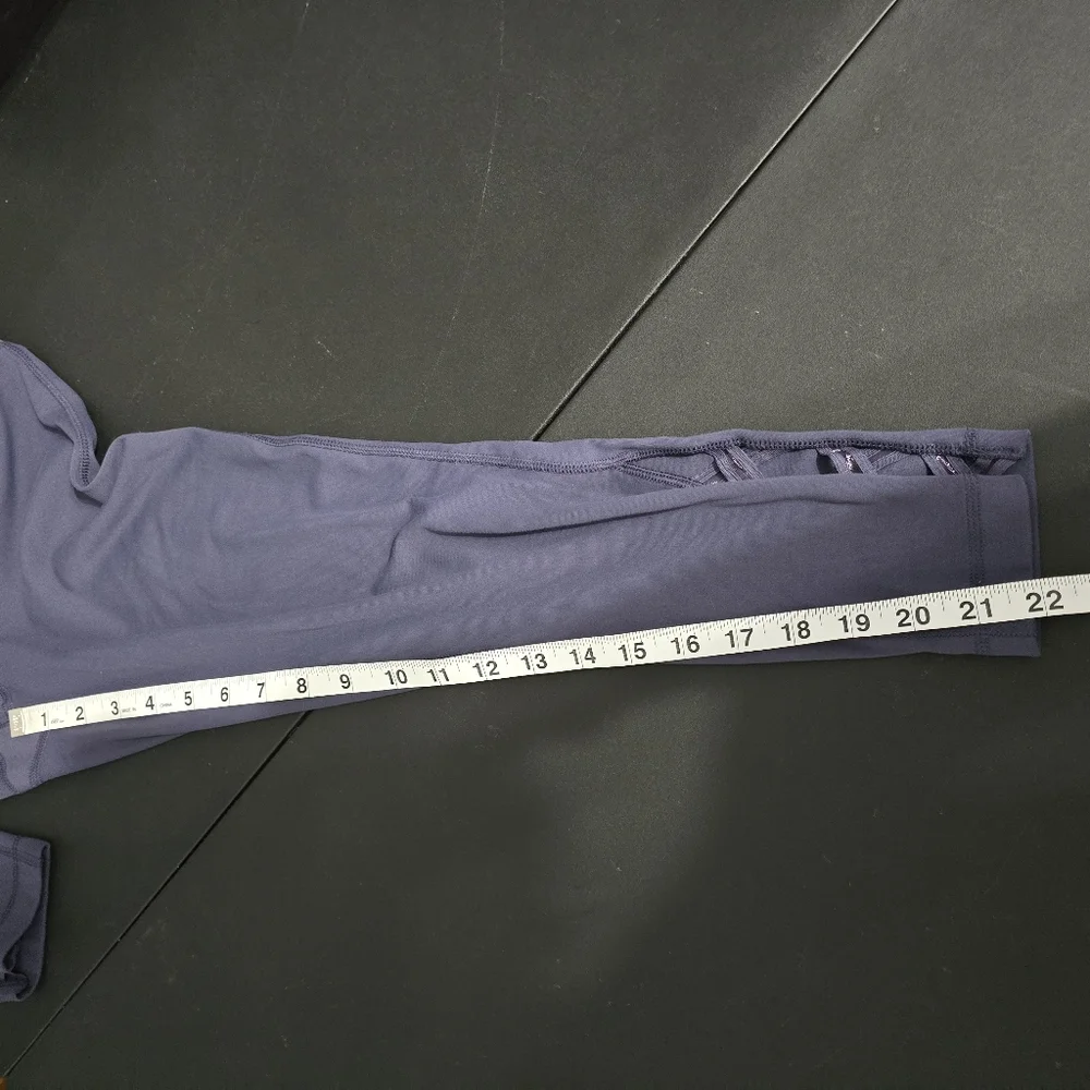 Yogalicious Purple Capri Leggings with Side Cutouts Womens Size Small